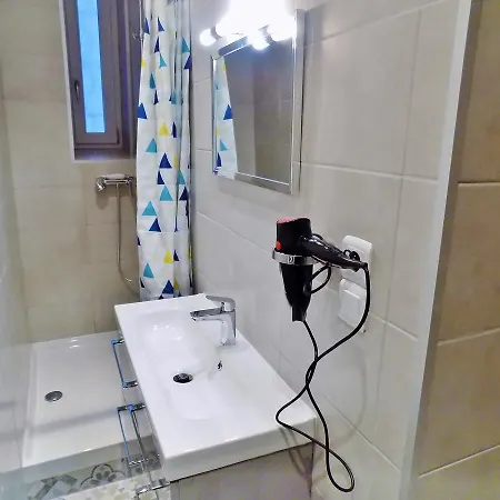 Riviera Bedrooms Garibaldi Republique 게스트하우스